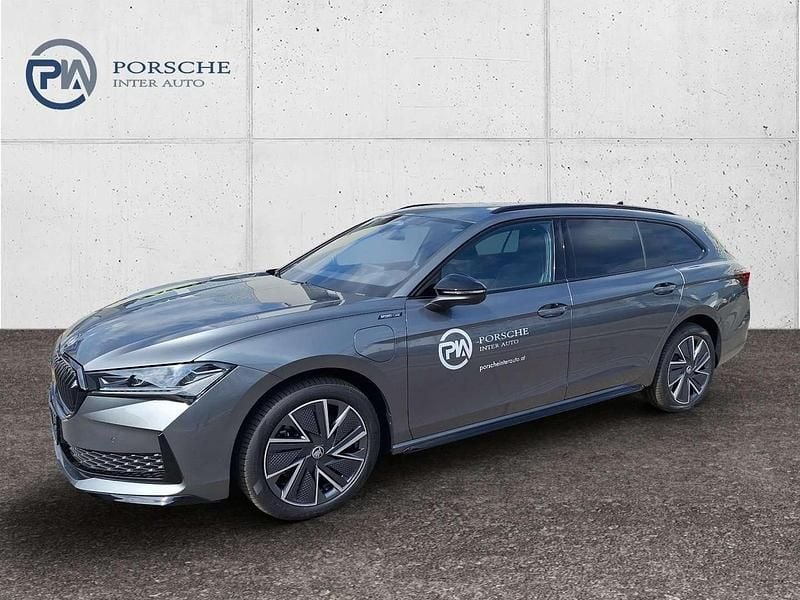 Grau Gebraucht 2025 Skoda Superb SportLine Kombi | € 46.570 - Bild 1/4