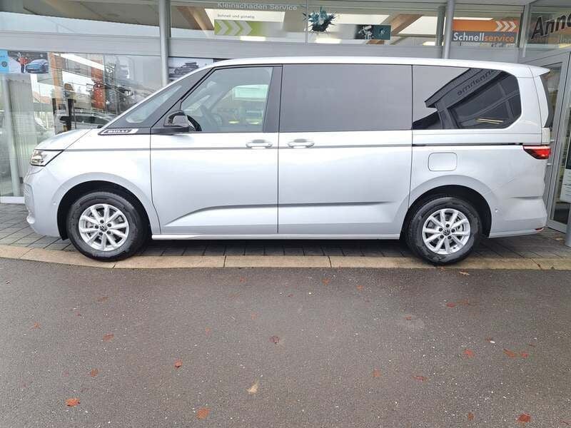 Gebraucht VW Multivan Business 150 PS (110 kW) 2024 Silber  metallic Van