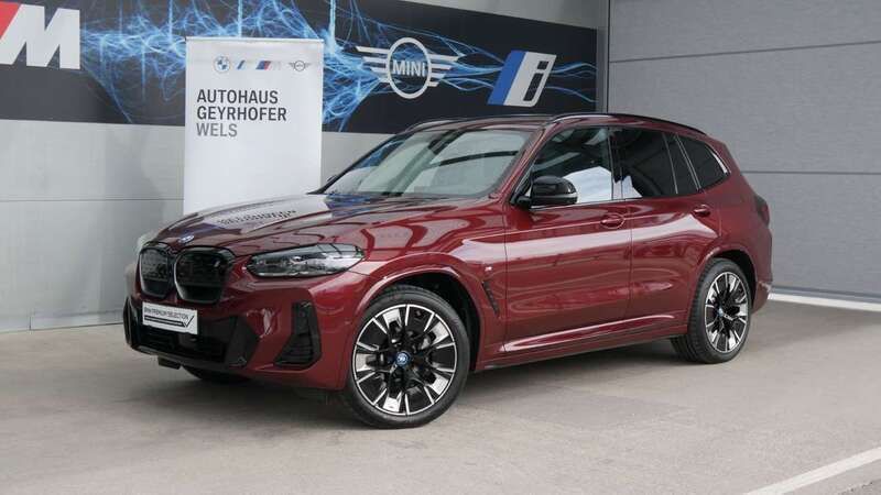 Piemont rot Gebraucht 2024 BMW iX3 M Sport SUV | € 58.980 (Teuer) - Bild 1/4