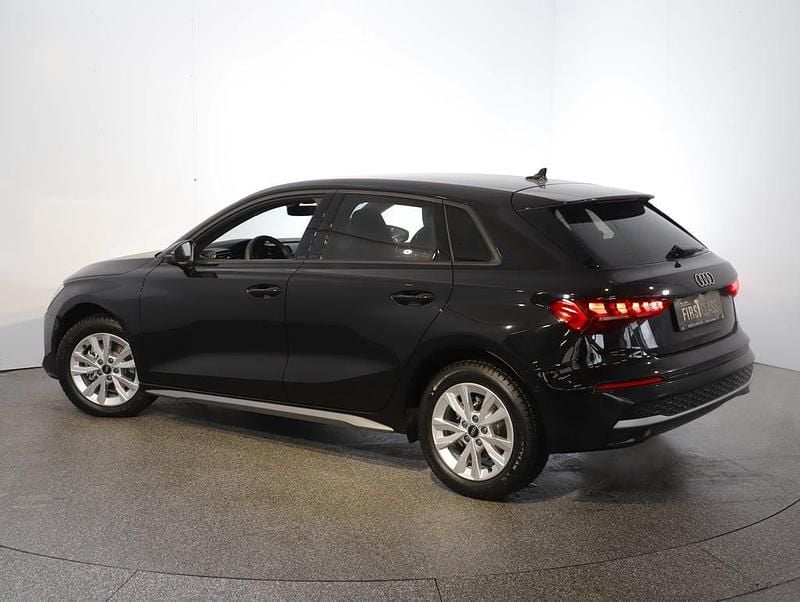 Neu Audi A3 Ambiente 116 PS (85 kW) 2026 Schwarz  metallicperleffektno Limousine