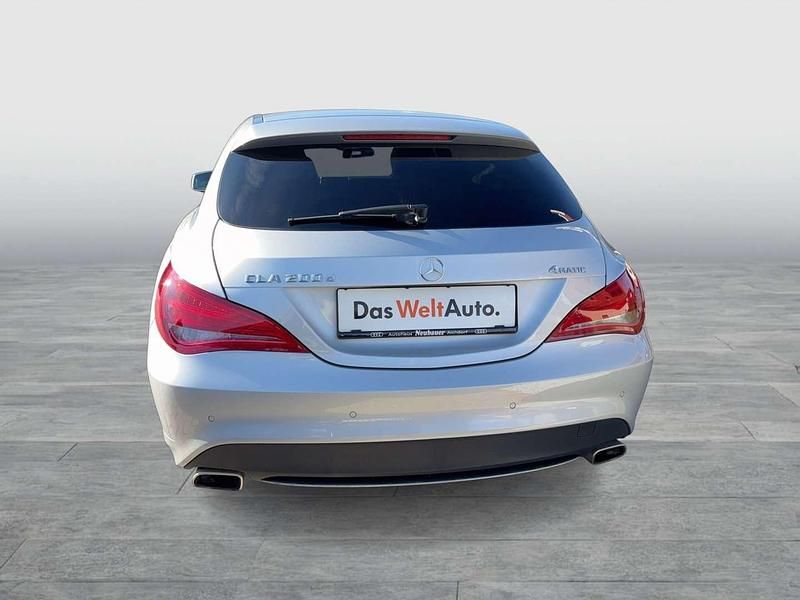 Gebraucht Mercedes CLA200 Shooting Brake 136 PS (100 kW) 2016 Grau Kombi