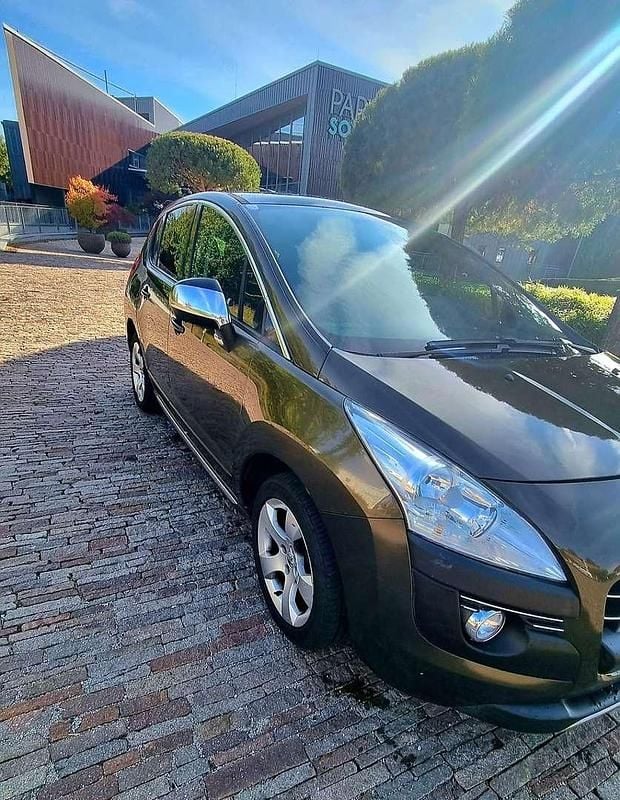 Braun Gebraucht 2009 Peugeot 3008 Active SUV | € 2.990 (Fairer Preis) - Bild 1/4