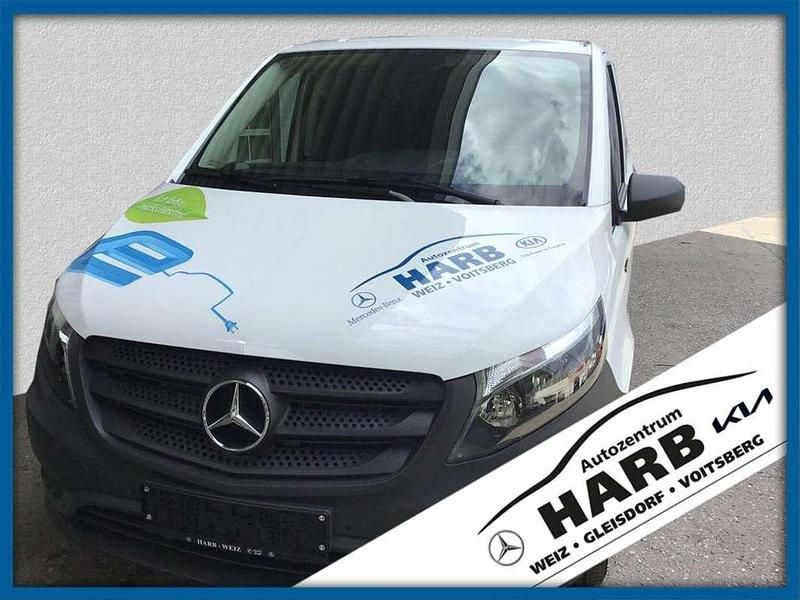Gebraucht Mercedes Vito 116 PS (85 kW) 2019 Weiß Van