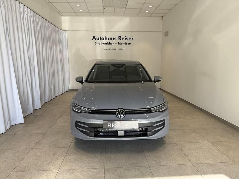 Neu VW Golf VIII 115 PS (84 kW) 2026 Mittelgrau  normal