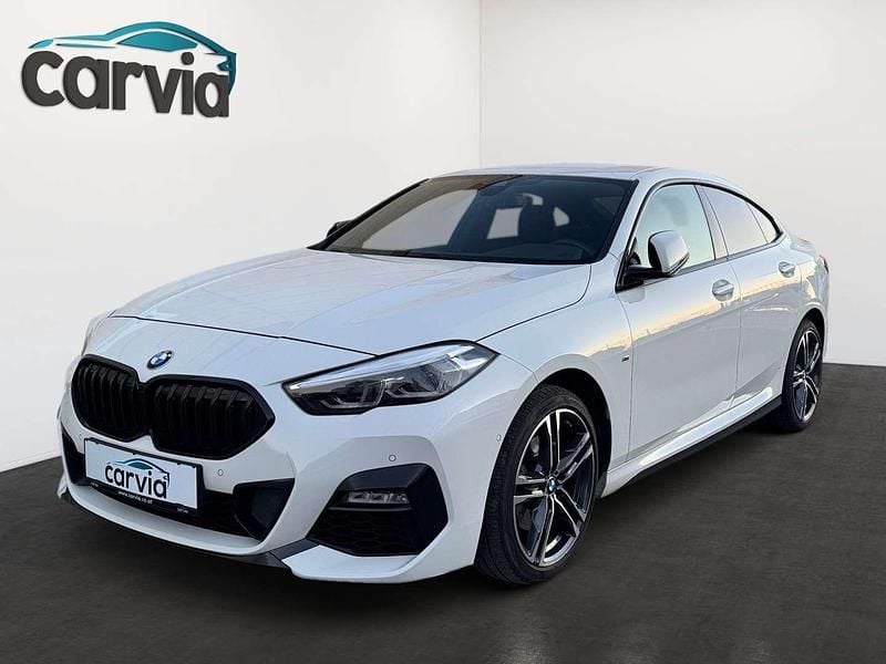 Weiß Gebraucht 2021 BMW 218 M Sport Limousine | € 23.890 (Fairer Preis) - Bild 1/4