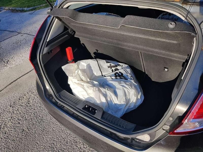 Gebraucht Ford Fiesta Trend 82 PS (60 kW) 2017 Limousine