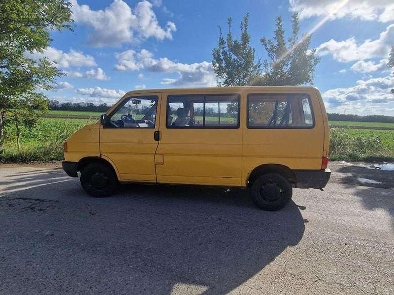 Gebraucht VW T4 61 PS (44 kW) 1996 Gelb Van