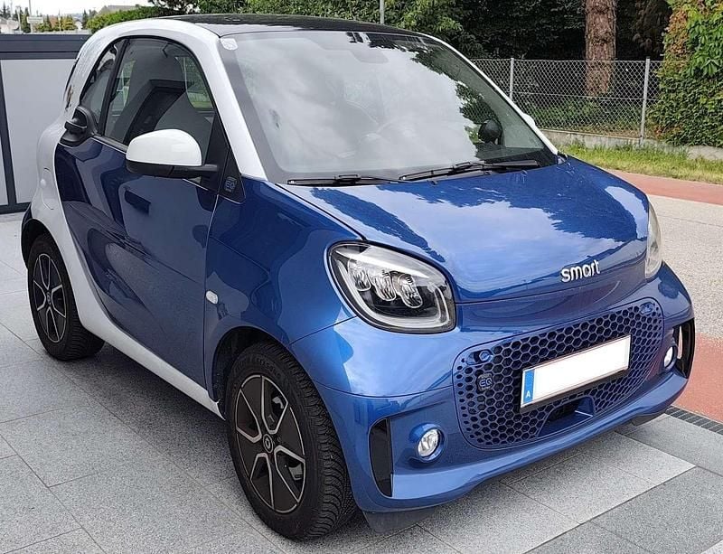 Blau Gebraucht 2021 Smart ForTwo Electric Drive Coupé | € 12.500 (Fairer Preis) - Bild 1/4