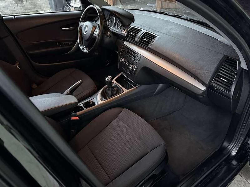 Gebraucht BMW 116 116 PS (85 kW) 2009 Schwarz Kleinwagen