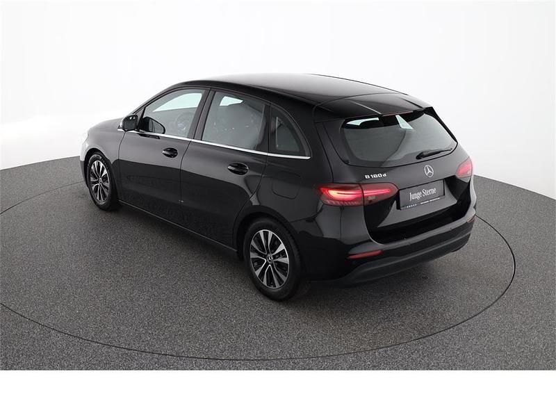Gebraucht Mercedes B180 116 PS (85 kW) 2024 Schwarz Van / Kleinbus