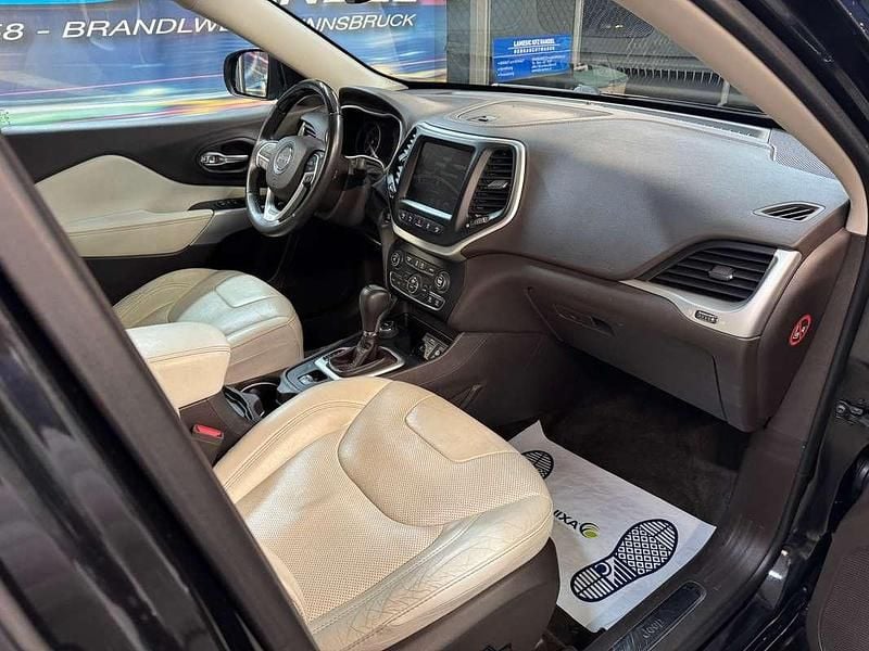 Gebraucht Jeep Cherokee Overland 200 PS (147 kW) 2016 Schwarz SUV