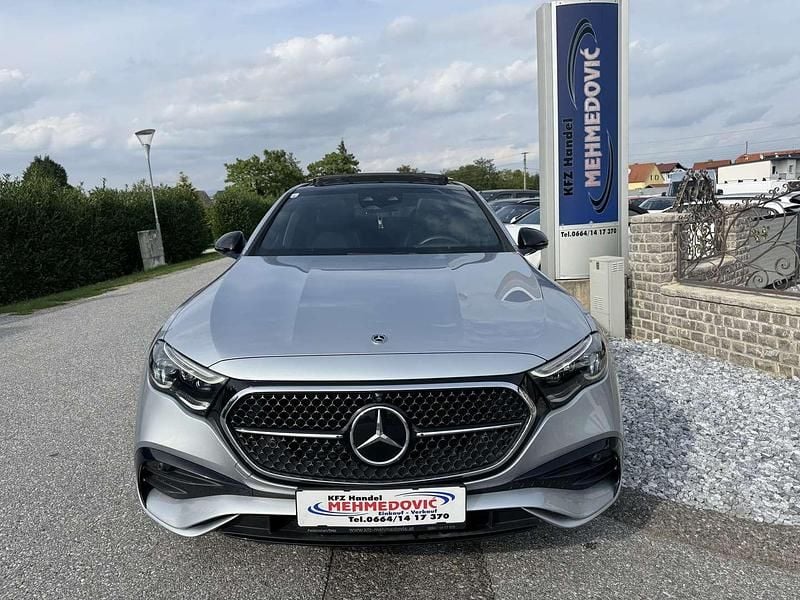 Gebraucht Mercedes E220 197 PS (144 kW) 2024 Silber Limousine