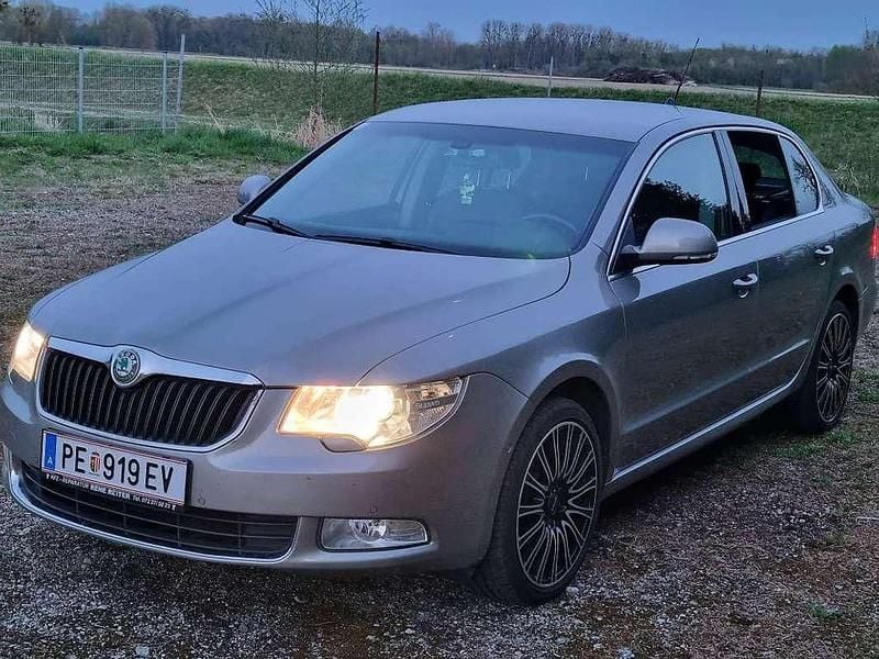 Gebraucht Skoda Superb Elegance 170 PS (125 kW) 2009 Beige Limousine