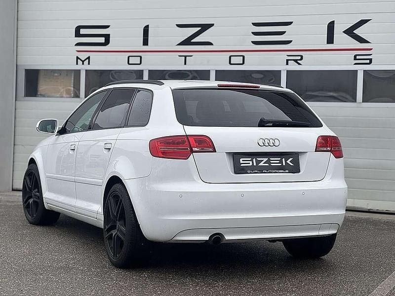 Gebraucht Audi A3 Comfort 105 PS (77 kW) 2011 Weiß Kleinwagen