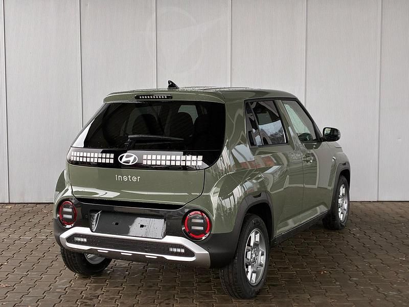 Neu Hyundai Inster 83 kW (114 PS) 2025 Schwarz Kleinwagen