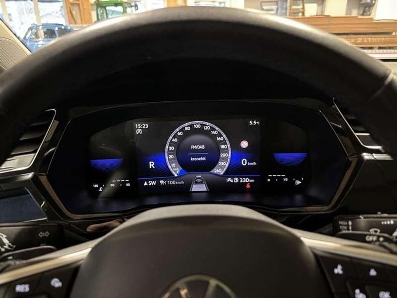 Gebraucht VW Touran 150 PS (110 kW) 2022 Schwarz Van / Kleinbus