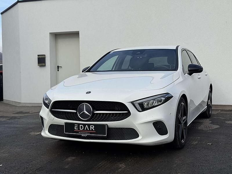 Gebraucht Mercedes A180 116 PS (85 kW) 2018 Weiß Limousine