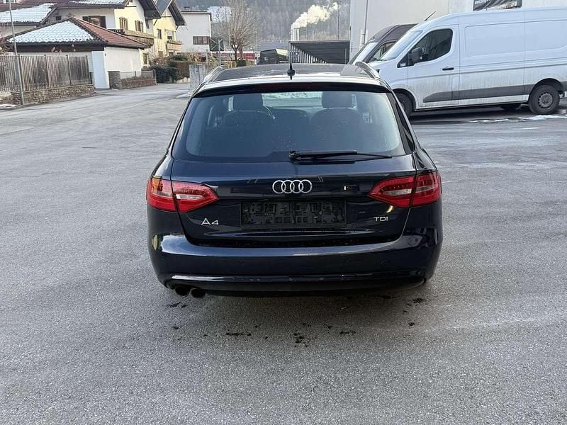 Gebraucht Audi A4 150 PS (110 kW) 2015 Blau Kombi