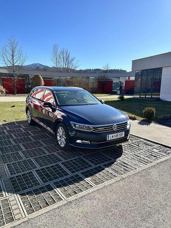 Gebraucht VW Passat Highline 190 PS (139 kW) 2015 Blau Kombi