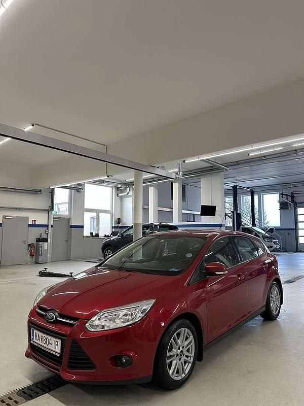 Gebraucht Ford Focus 95 PS (69 kW) 2013 Limousine