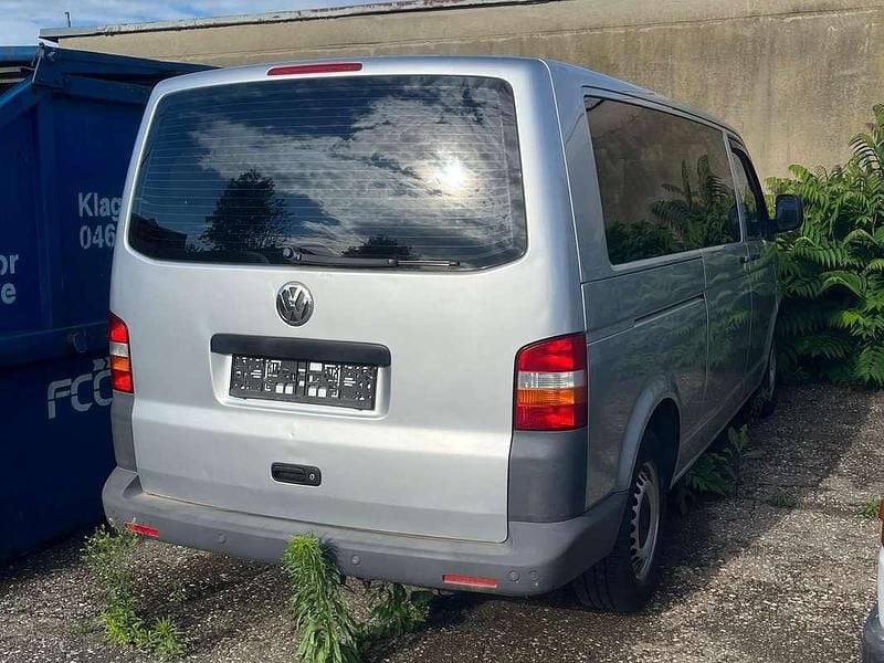 Silber Gebraucht 2009 VW Caravelle Comfortline Van / Kleinbus | € 3.300 - Bild 1/4