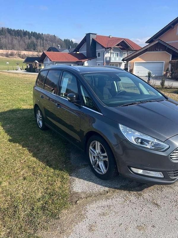 Gebraucht Ford Galaxy Titanium 189 PS (139 kW) 2019 Grau Van / Kleinbus