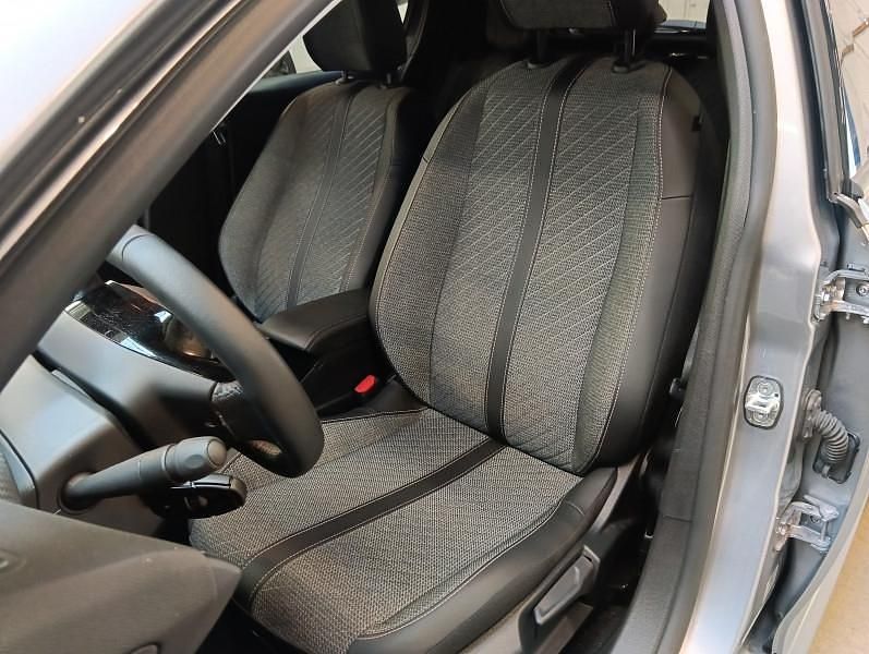 Gebraucht Peugeot 208 Allure 103 PS (75 kW) 2025 Kleinwagen