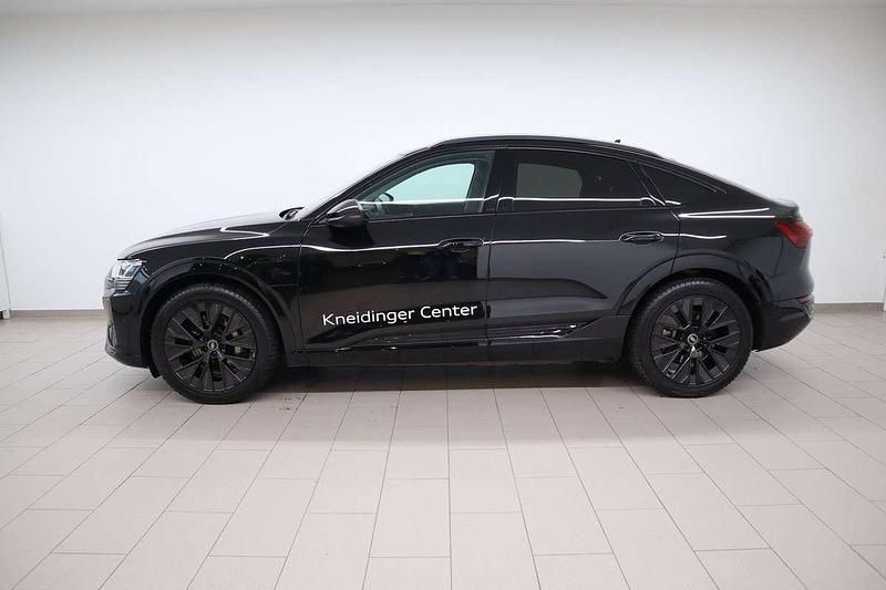 Gebraucht Audi e-tron Business 158 kW (215 PS) 2023 Schwarz SUV