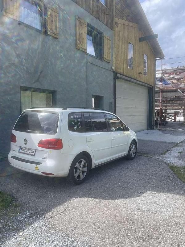 Gebraucht 2010 VW Touran Comfortline Van / Kleinbus | € 4.500 - Bild 1/4