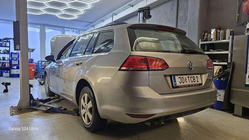 Gebraucht VW Golf VII 105 PS (77 kW) 2014 Silber Kombi