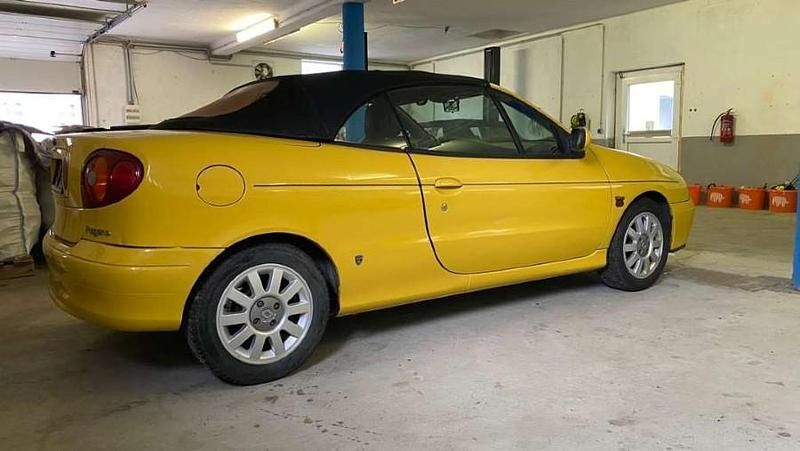 Gelb Gebraucht 2001 Renault Mégane Cabriolet Cabrio | € 1.999 - Bild 1/4