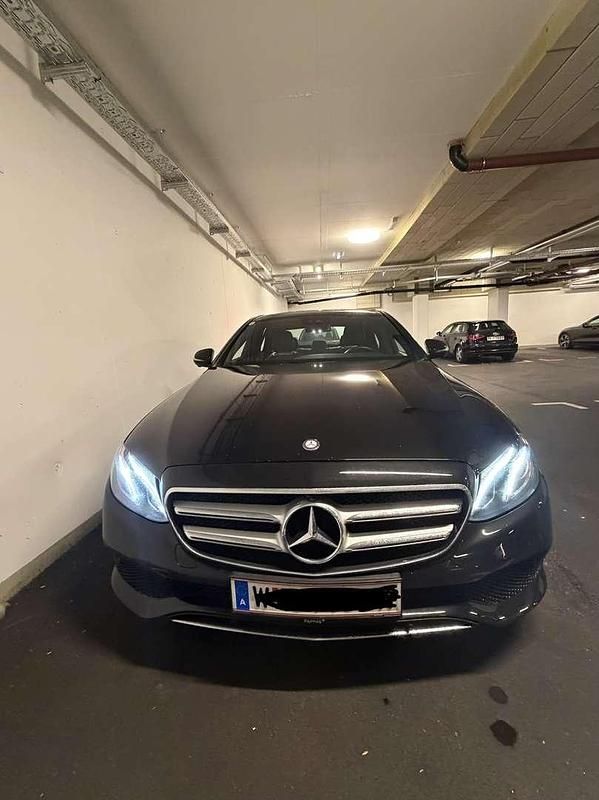 Gebraucht Mercedes E220 194 PS (142 kW) 2016 Limousine