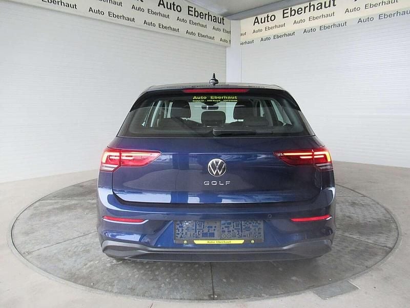 Gebraucht VW Golf VIII Life 116 PS (85 kW) 2022 Blau Limousine