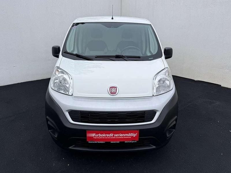 Gebraucht Fiat Fiorino 80 PS (58 kW) 2018 Weiß Van / Kleinbus
