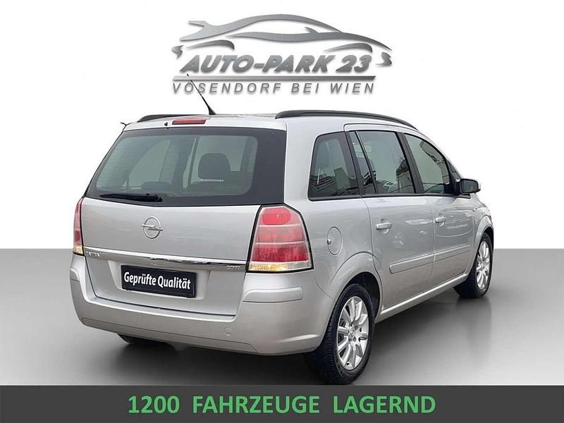 Silber Gebraucht 2005 Opel Zafira Van / Kleinbus | € 4.999 (Teuer) - Bild 1/4