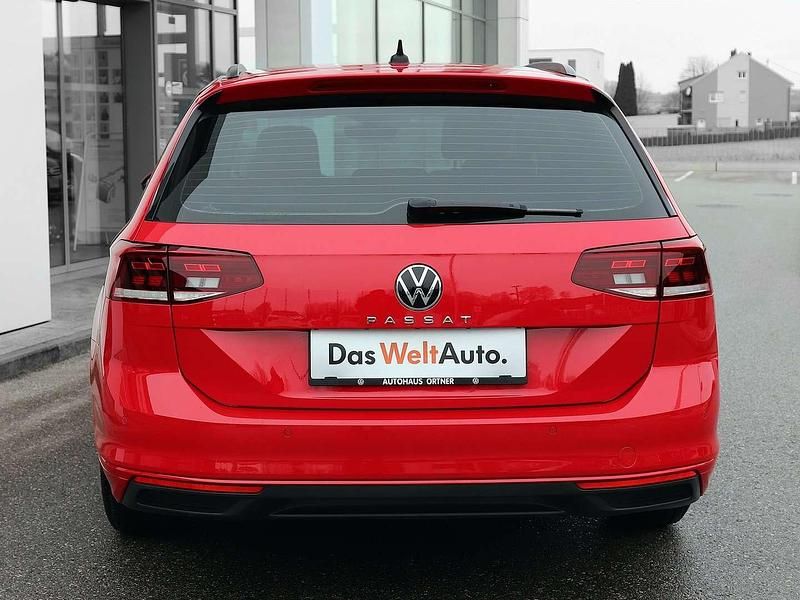 Gebraucht VW Passat Business 122 PS (89 kW) 2023 Mittelrot  normal Kombi