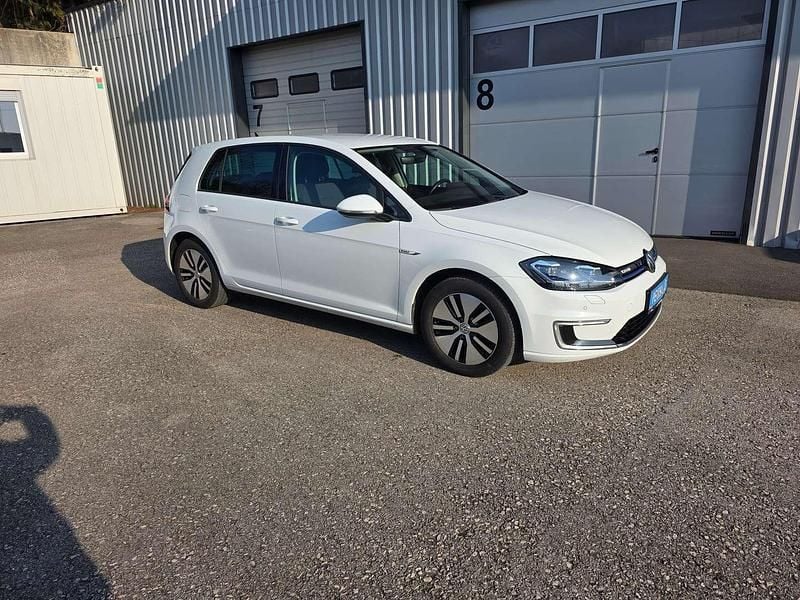 Gebraucht VW e-Golf 100 kW (136 PS) 2017 Weiß Kleinwagen