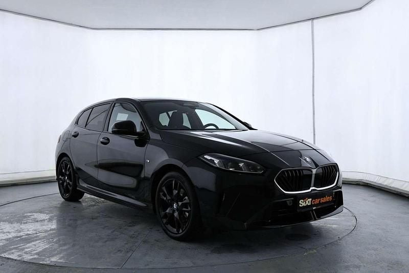 Schwarz Gebraucht 2025 BMW 118 M Sport Kleinwagen | € 33.990 (Guter Preis) - Bild 1/4