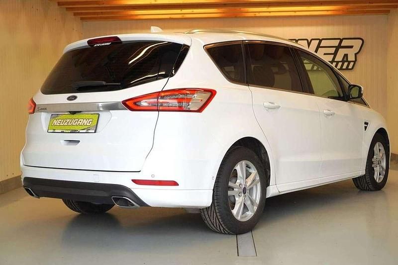 Gebraucht Ford S-MAX Titanium 190 PS (139 kW) 2020 Weiß Van / Kleinbus