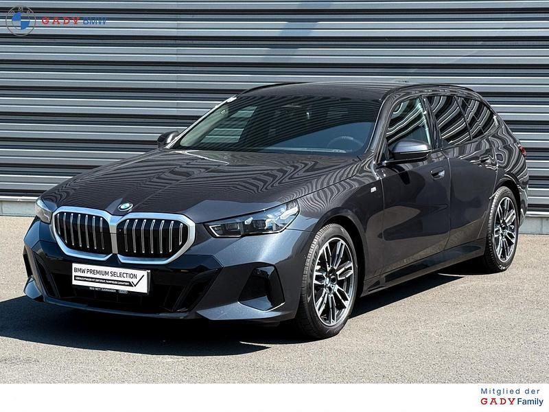 Gebraucht BMW 520 Shadowline 197 PS (144 kW) 2025 Grau Kombi