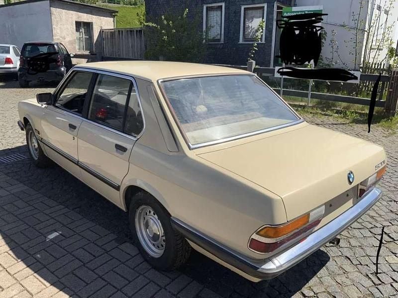 Gebraucht BMW 520 120 PS (88 kW) 1982 Gelb Limousine