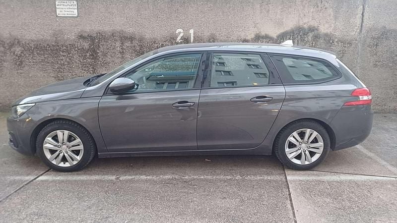 Gebraucht Peugeot 308 SW 131 PS (96 kW) 2021 Grau Kombi