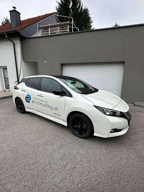 Gebraucht Nissan Leaf N-Connecta 110 kW (150 PS) 2018 Weiß Kleinwagen