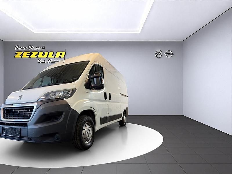 Weiß Gebraucht 2018 Peugeot Boxer Van | € 16.990 (Etwas zu teuer) - Bild 1/4
