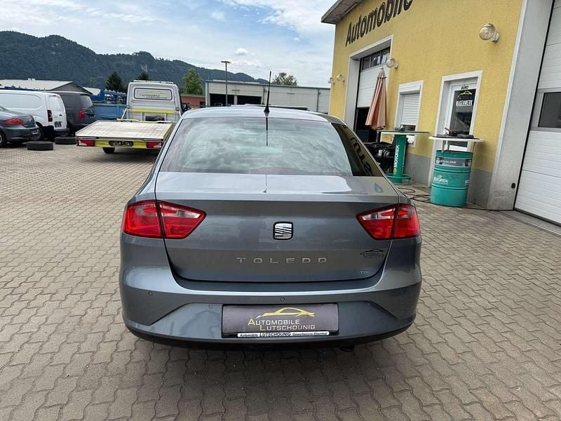 Gebraucht Seat Toledo Style 105 PS (77 kW) 2013 Blau Limousine