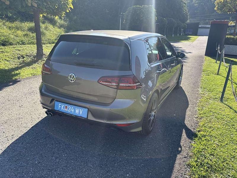 Gebraucht VW Golf VII Sportline 105 PS (77 kW) 2014 Limousine