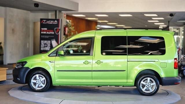 Gebraucht VW Caddy 102 PS (75 kW) 2019 Grün Van / Kleinbus