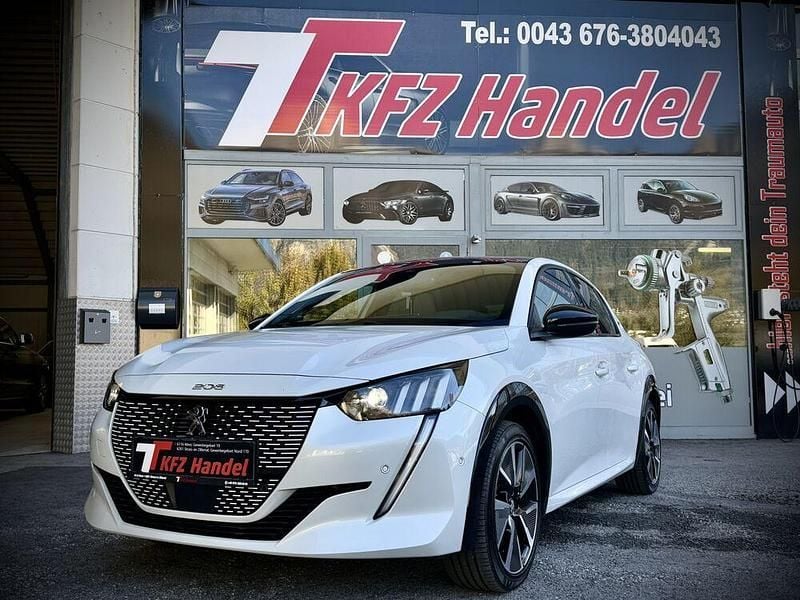Weiß Gebraucht 2021 Peugeot 208 GT Kleinwagen | € 17.990 - Bild 1/4