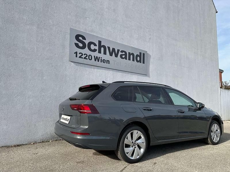 Neu VW Golf VIII Business 116 PS (85 kW) 2025 Mittelgrau  metallic Kombi