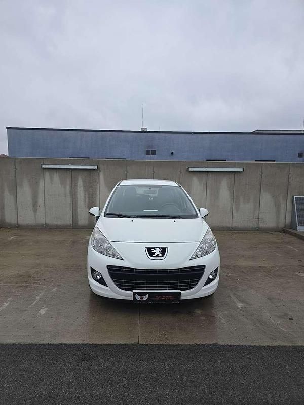 Gebraucht Peugeot 207 73 PS (53 kW) 2012 Limousine